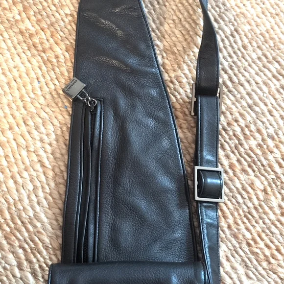 Black Leather Perlina Sling Bag - Picture 3 of 4